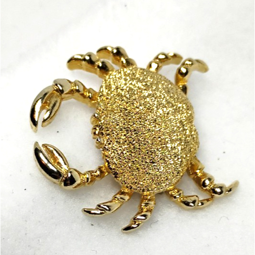 Gold Tone Figural Crab Brooch Pin Nautical Coastal Beach Textured Jewelry - Picture 2 of 12